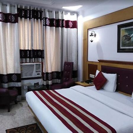 Tjs Royal Hotel Delhi  Exterior foto